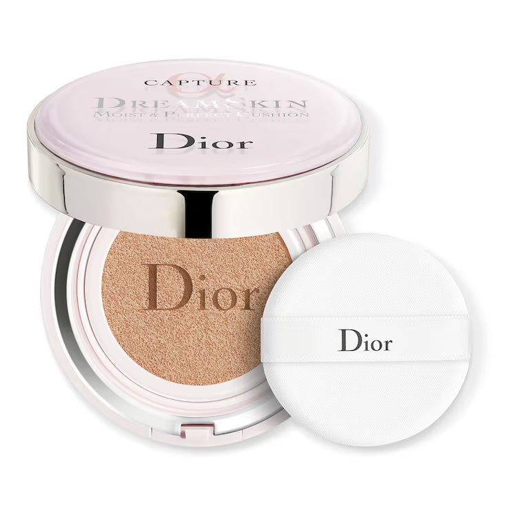 Capture Dreamskin Moist & Perfect Cushion SPF 50 PA+++ - Pores & Radiance